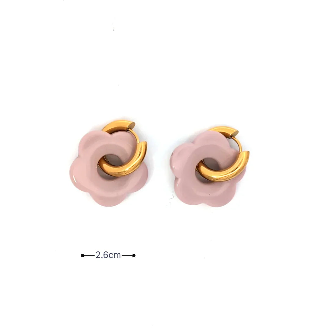 Gouden oorringetje met roze bloem - Casa Jadel