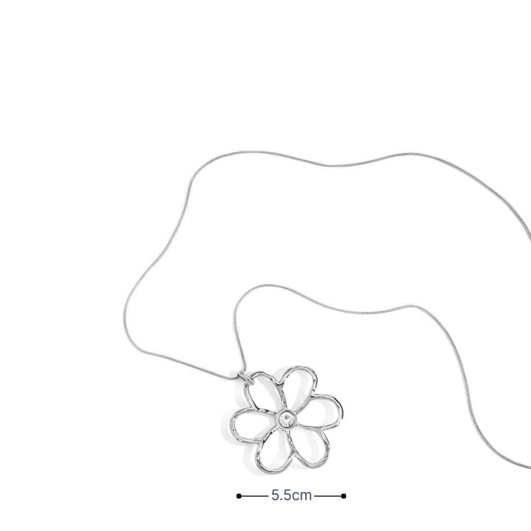Lange zilveren ketting met grote bloem
