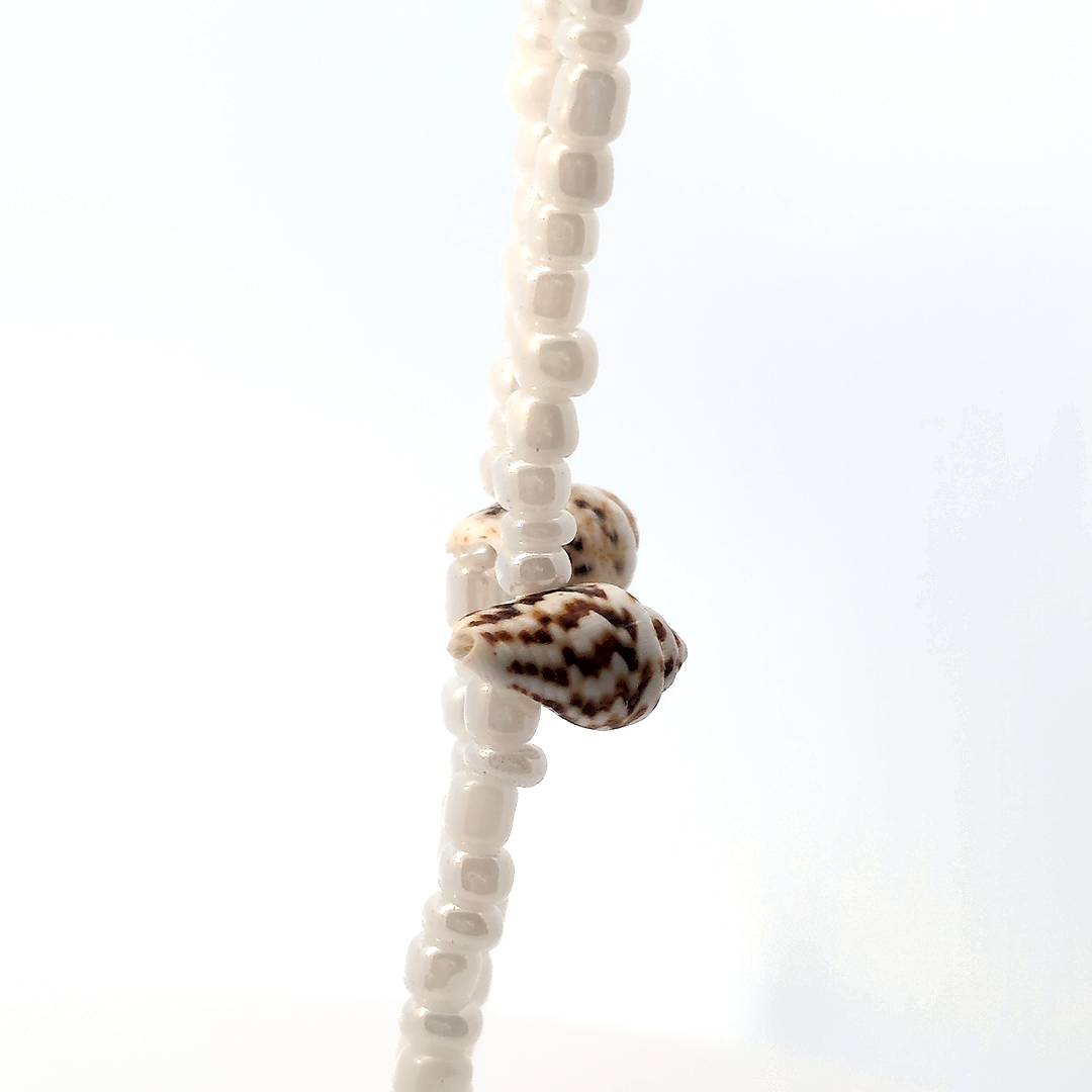 Dubbele ketting parel kraaltjes met kleine schelpjes