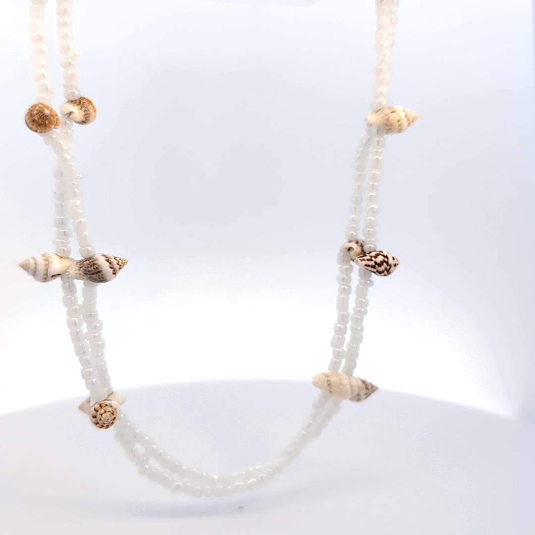 Dubbele ketting parel kraaltjes met kleine schelpjes