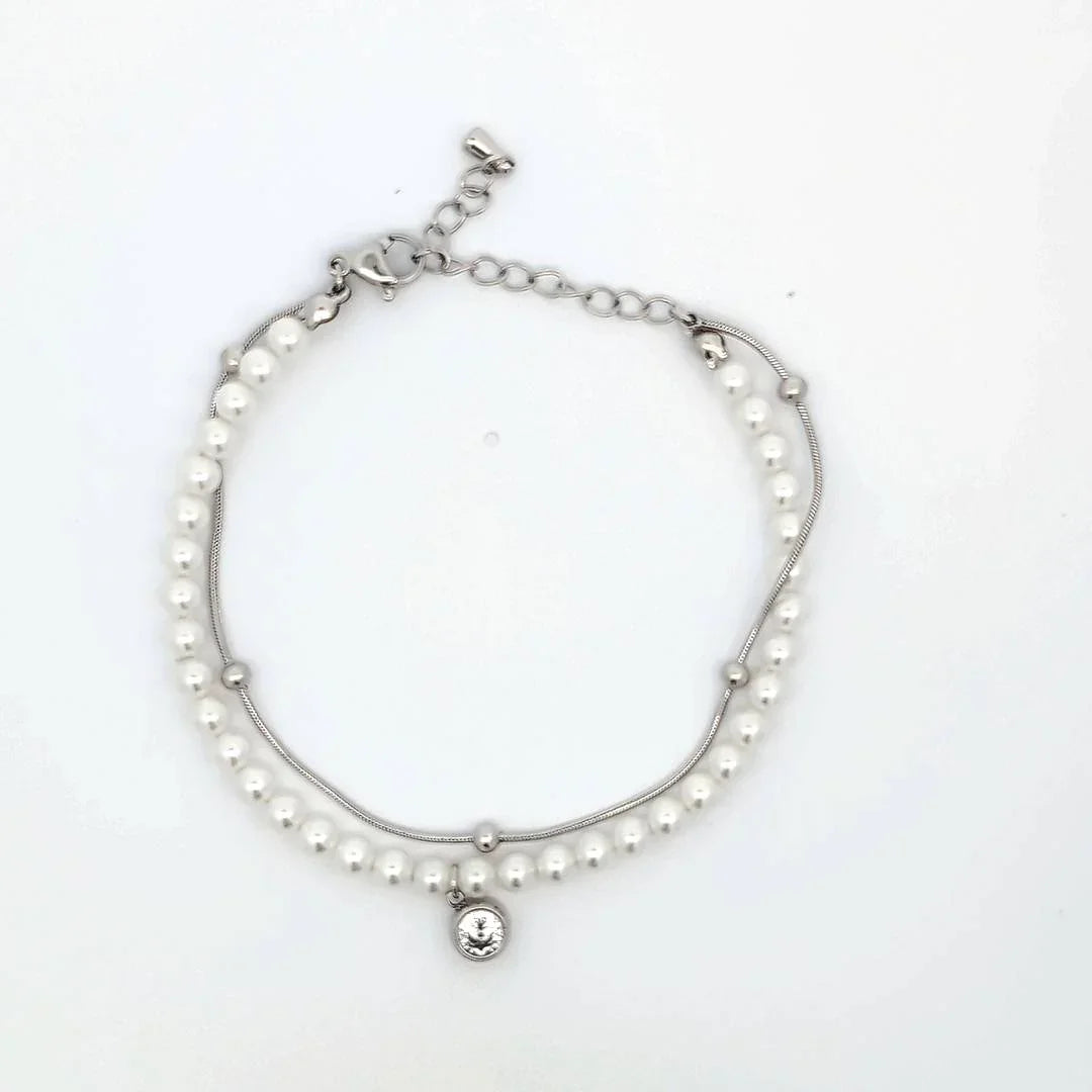 Dubbele armband wit goud met kraaltje en parel kraaltjes & een kristallen hanger - Casa Jadel