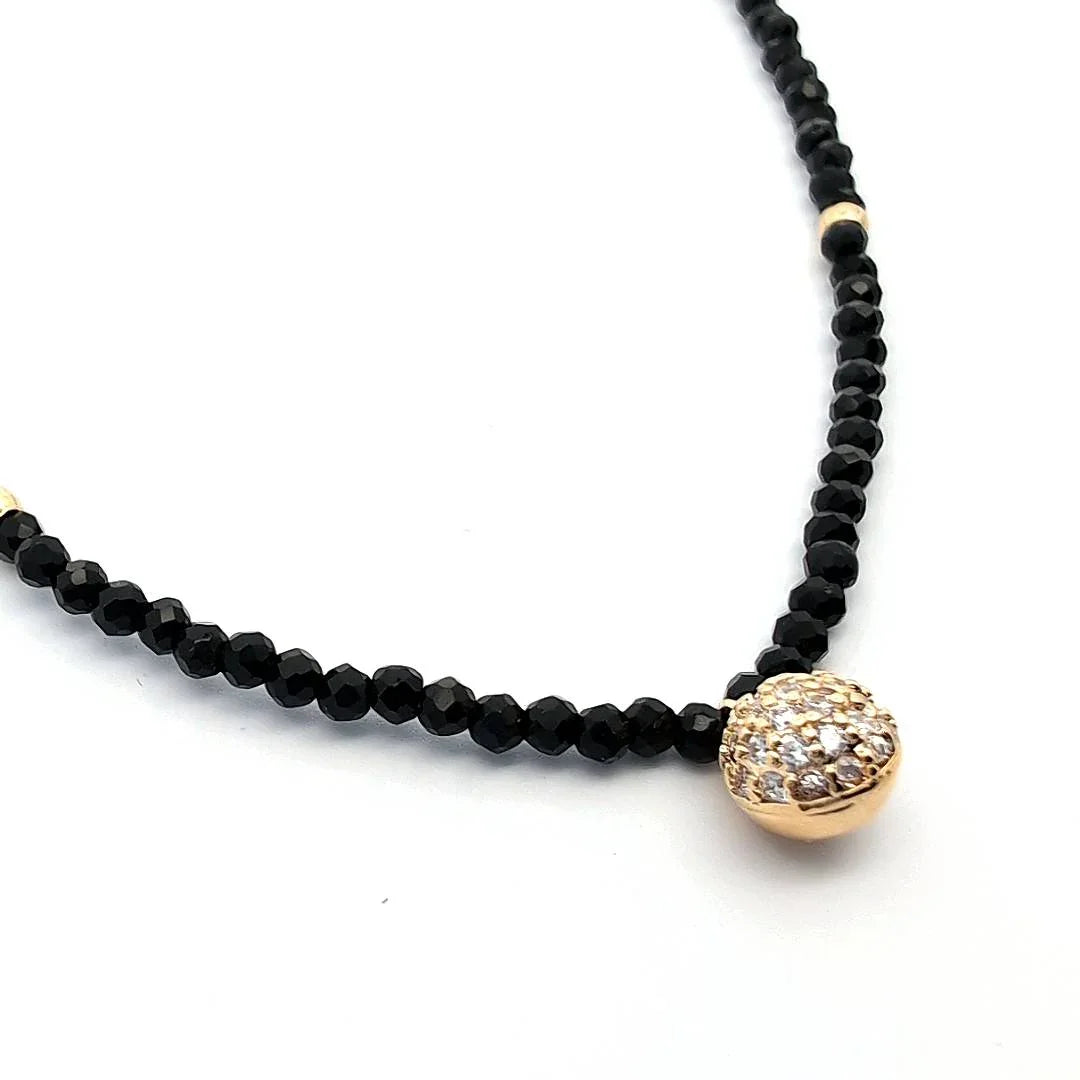 Zwarte kraalketting met balletje met strass bedel - Casa Jadel