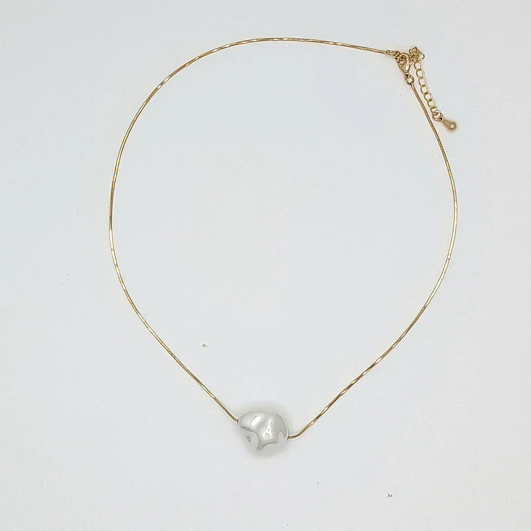 Fijne gouden ketting met grote zoet water parel - Casa Jadel