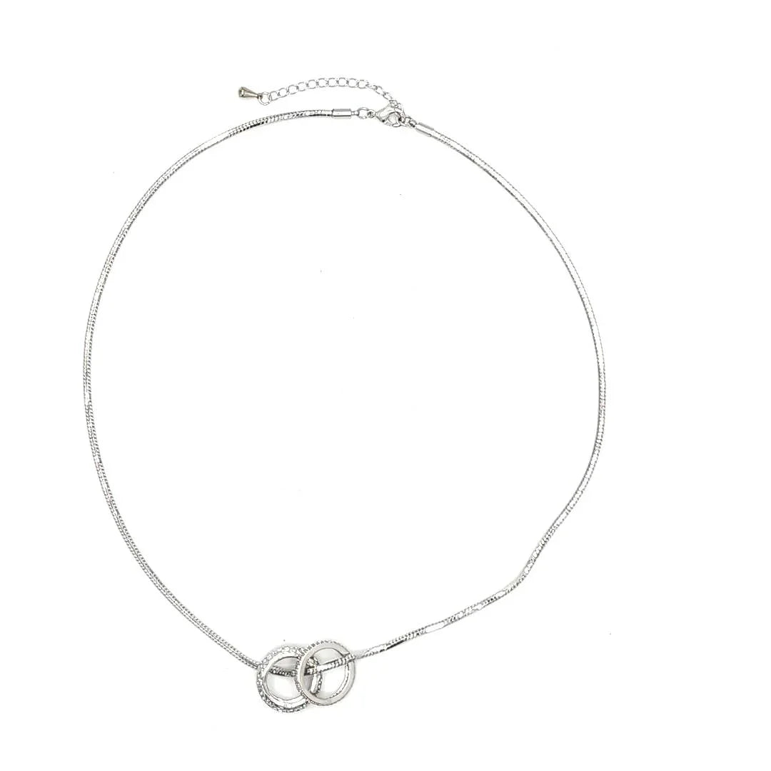 Dunne stevige ketting met 2 shiny ringen als bedel - Casa Jadel