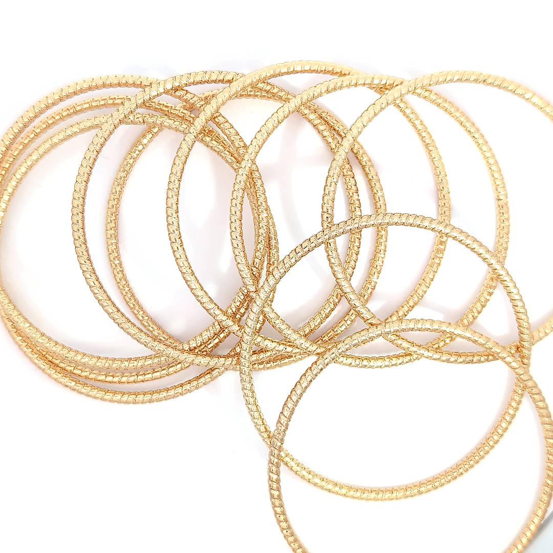 Tien dunne bangle armbanden - Casa Jadel
