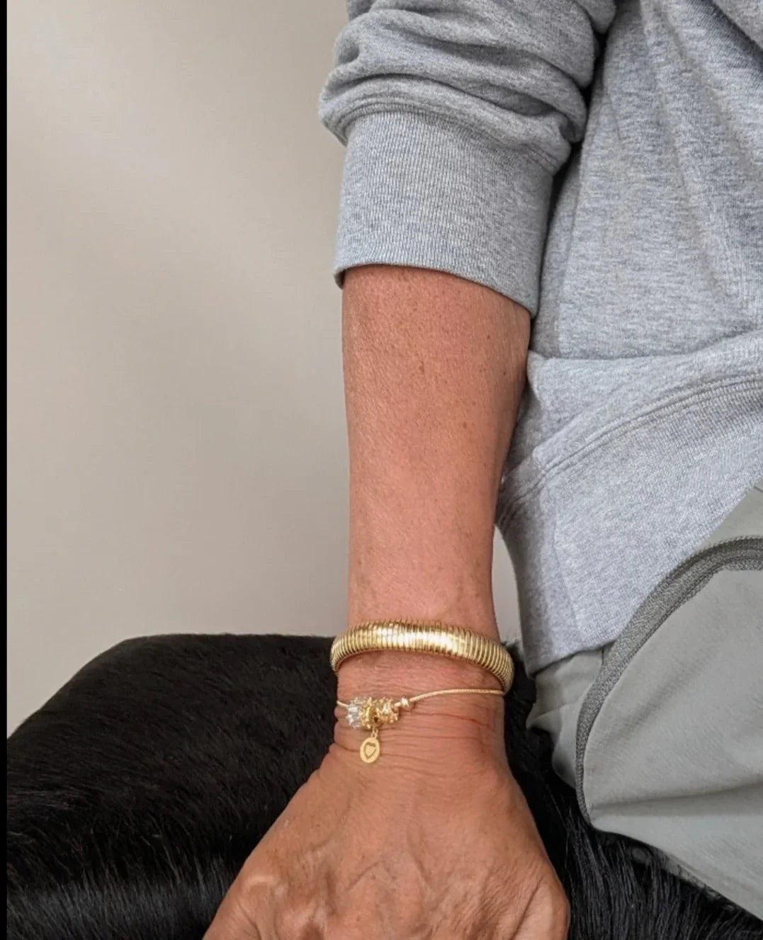 Verstelbare gouden armband met 3 bedeltjes - Casa Jadel