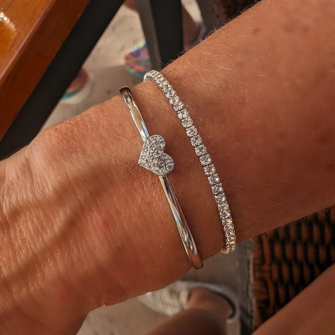 Zilveren armband bangle met strass hartje - Casa Jadel