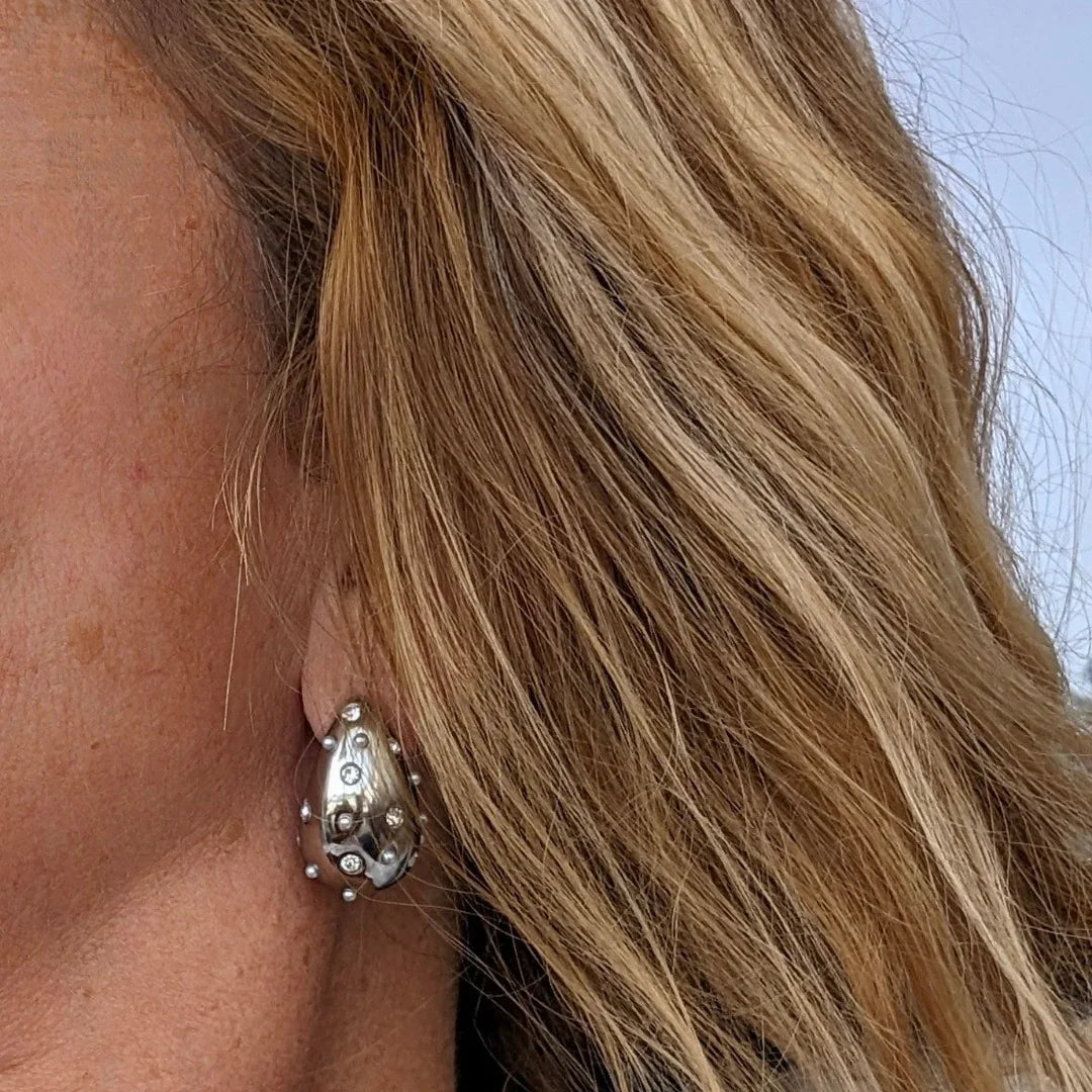 Zilveren druppel oorknopjes met strass en pareltjes - Casa Jadel