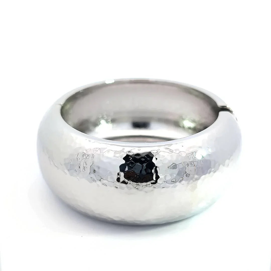 Zilveren armband breed hammered bangle - Casa Jadel