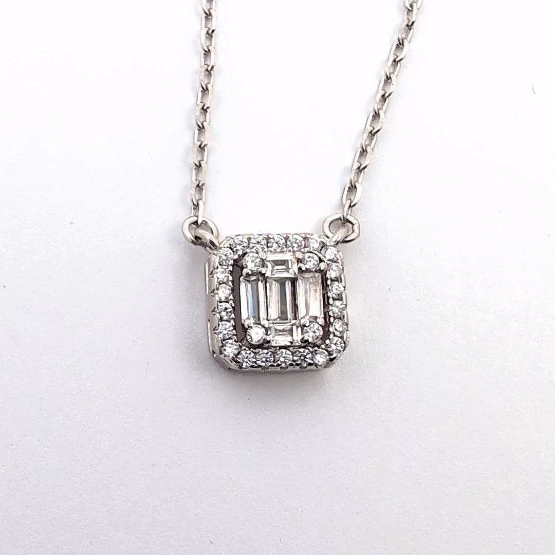 Ketting zilver met vierkante hanger afgezet met strass - Casa Jadel
