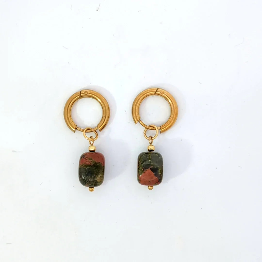 Gouden oorringetjes met navy green oranje natuursteen - Casa Jadel