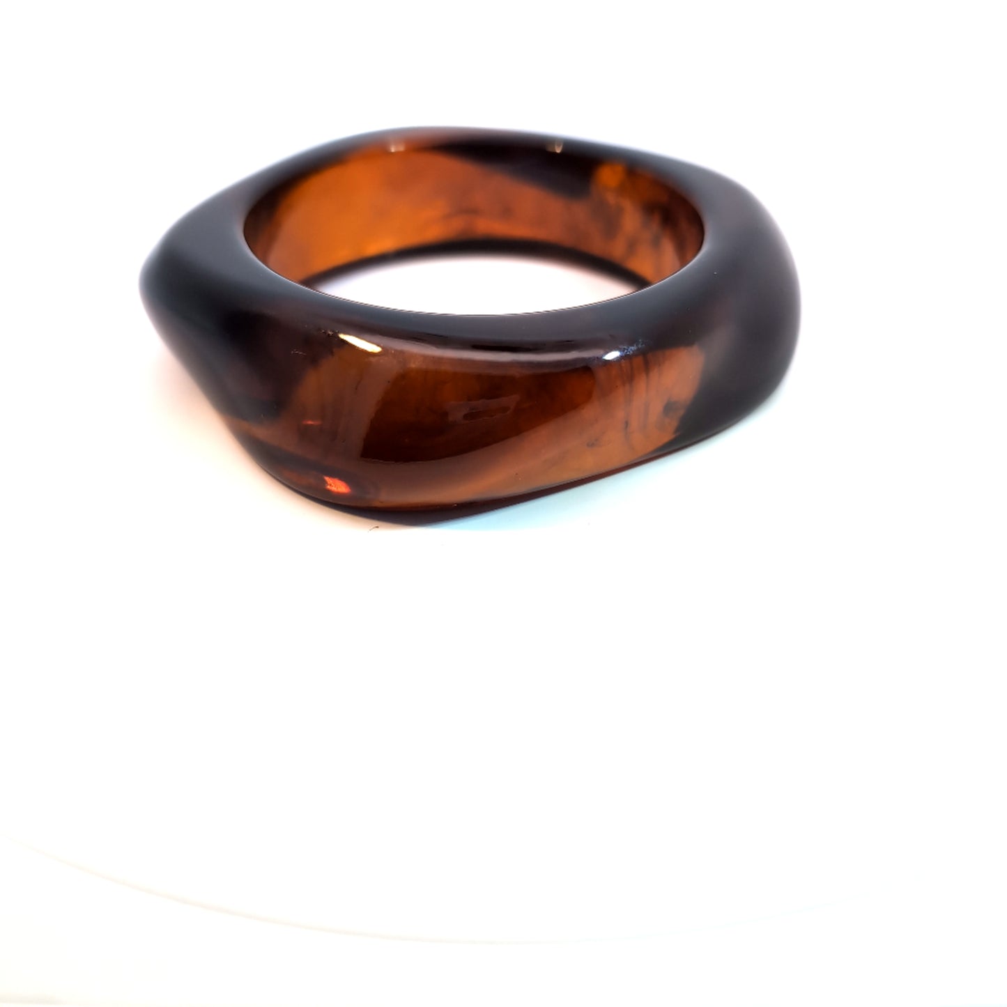 Bruine asymmetrische bangle armband