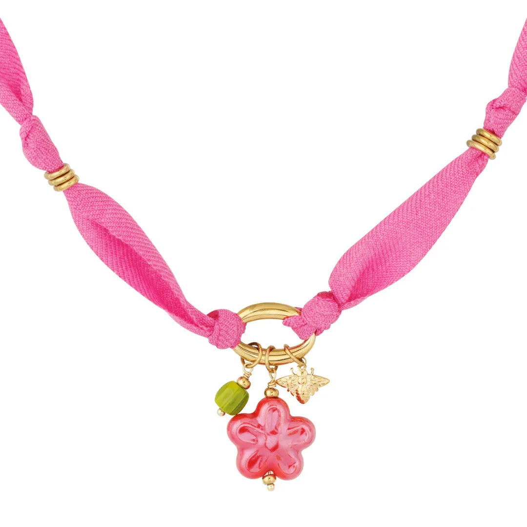 Roze ketting van stof met roze bloem gouden bijtje en groene kraal - Casa Jadel