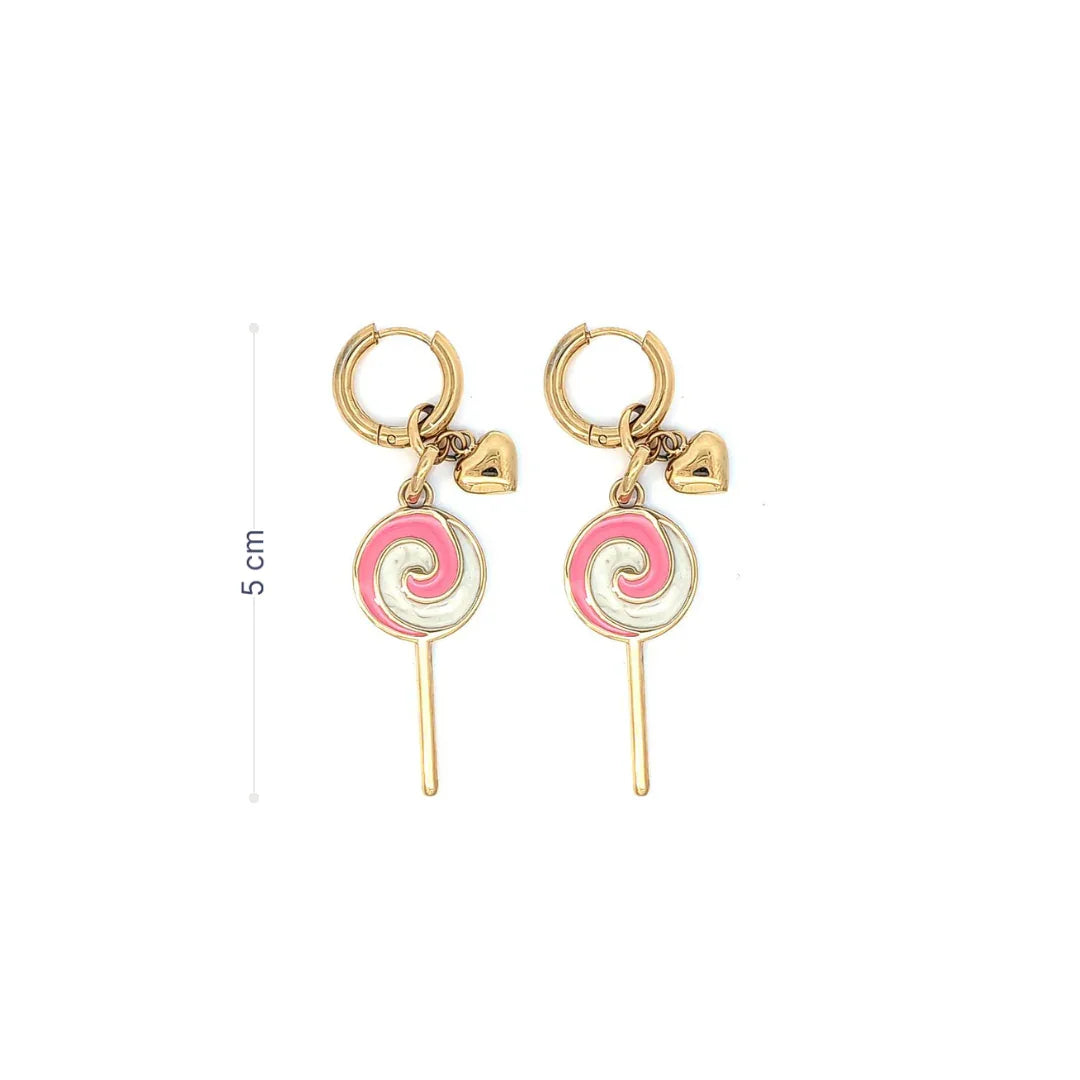 Oorringetjes goud met 2 bedels een gouden hartje en een lolly met een rose en witte draai - Casa Jadel