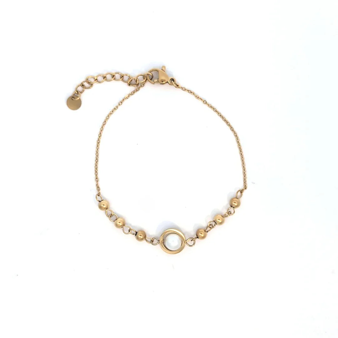 Gouden schakel armbandje met parel en baletjes - Casa Jadel