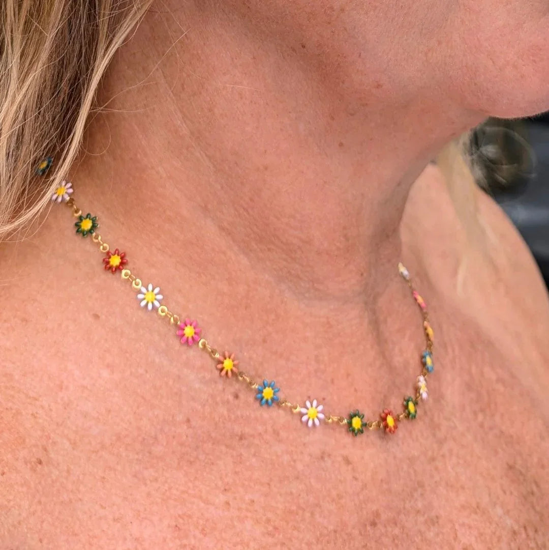 Gekleurde bloemen ketting met gouden schakels - Casa Jadel