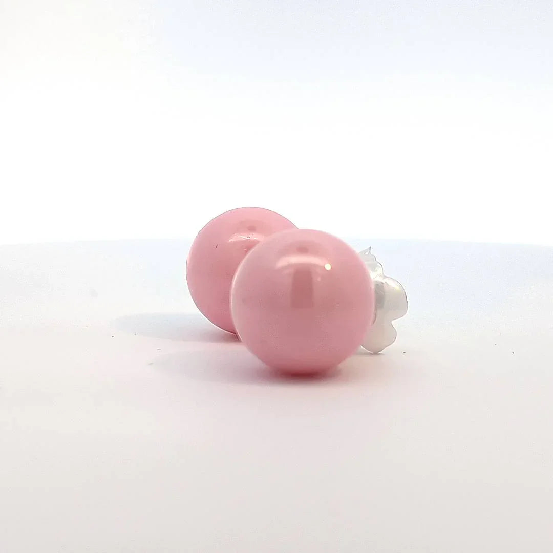 Oorknopjes roze parelmoer bal met wit parelmoer bloemetje - Casa Jadel