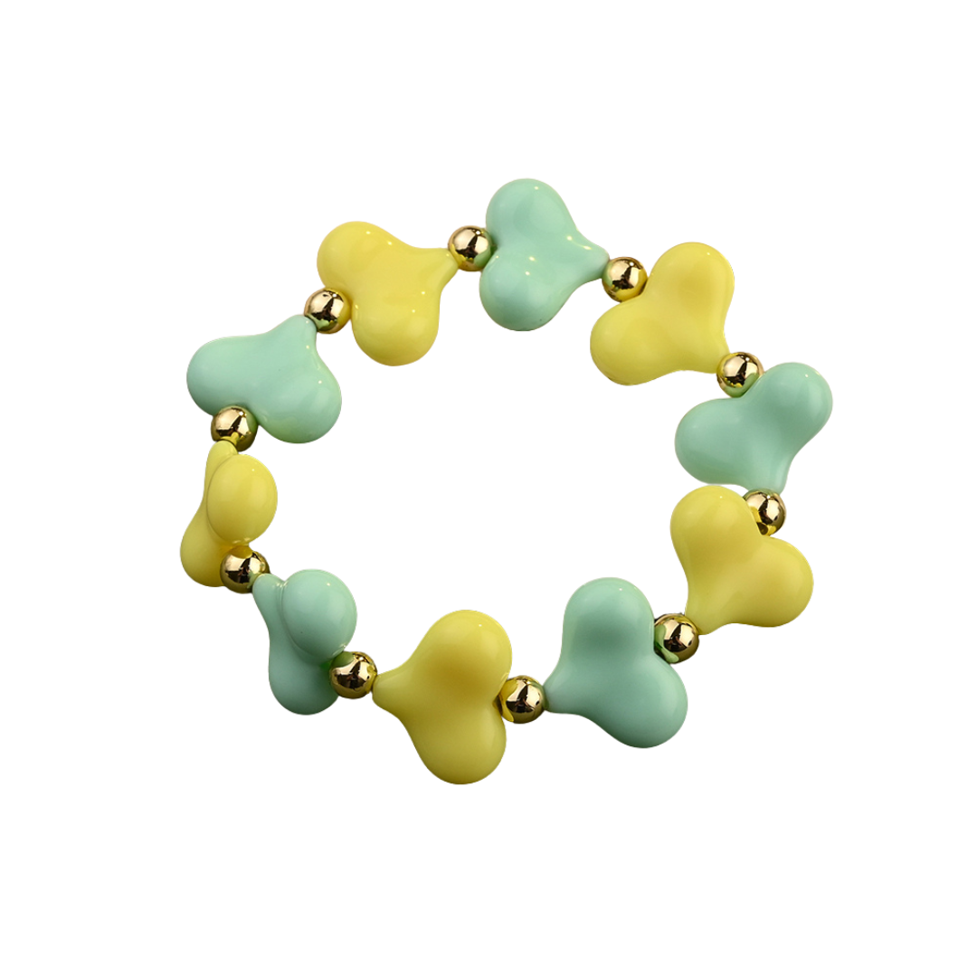 Armbandje geel groen hartjes