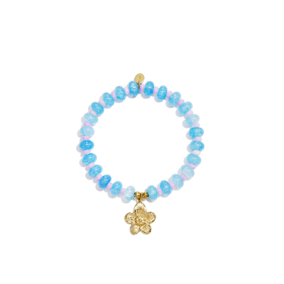 Blauwe glazen kralenarmband met bloem bedel