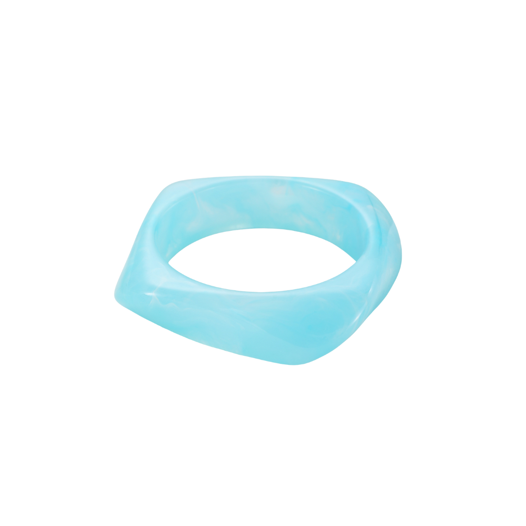 Licht blauwe asymmetrische bangle armband