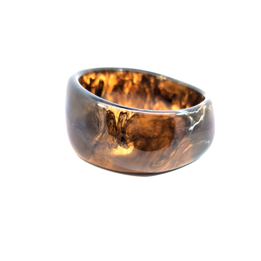 Schuine bruin gemarmerde brede bangle