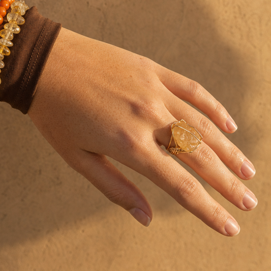 Gouden ring met citrien natuursteen