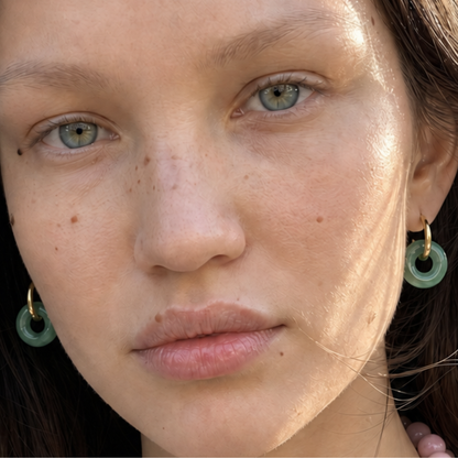 Gouden oorringen met groene Jade natuursteen hoops
