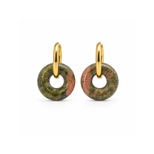 Gouden oorringen met Unakiet natuursteen hoops