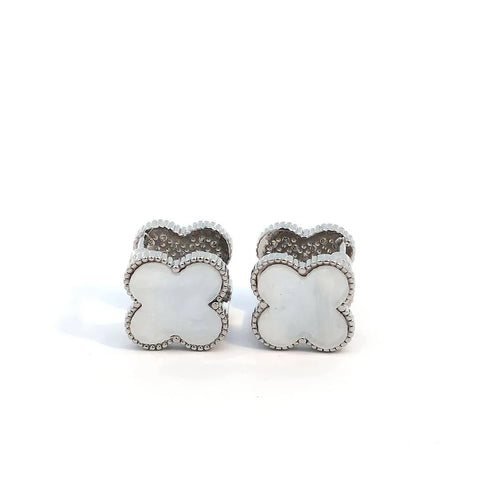 Clover oorknopjes zilver met wit andere kant met kleine witte kristallen