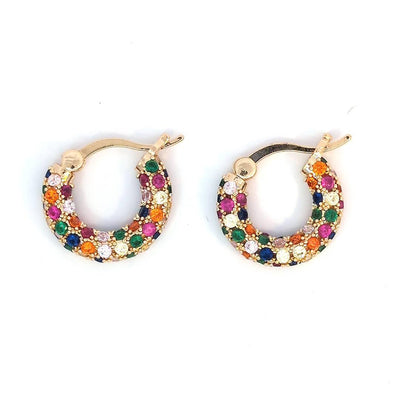 Kleine oorring met multi color strass steentjes