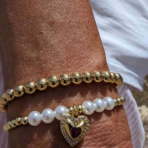 Gouden kralen armband parelkraaltjes rood hartje