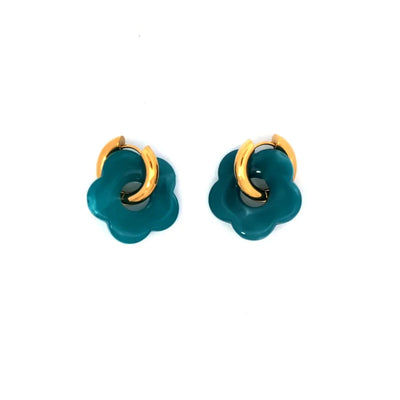 Gouden oorringetje met donker turquoise marble bloem
