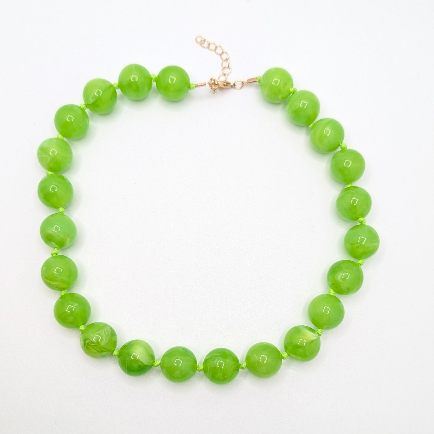 Appel groen gemarmerde grote kralen ketting