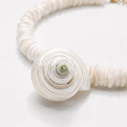 Schelpen ketting met statement schelp The Beach Club