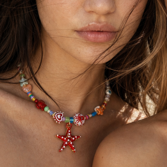 Handgemaakte trinket glazen kralenketting met rode zeester bedel