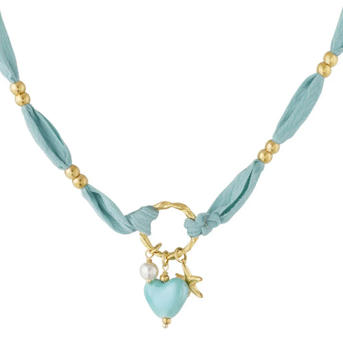 Licht blauwe ketting van stof met blauw hart gouden zeester en parelkraaltje