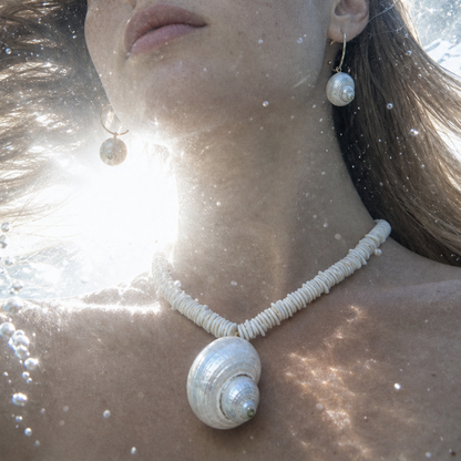 Schelpen ketting met statement schelp The Beach Club