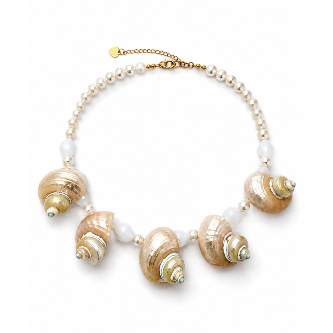Parel ketting met vijf statement schelpen The Beach Club