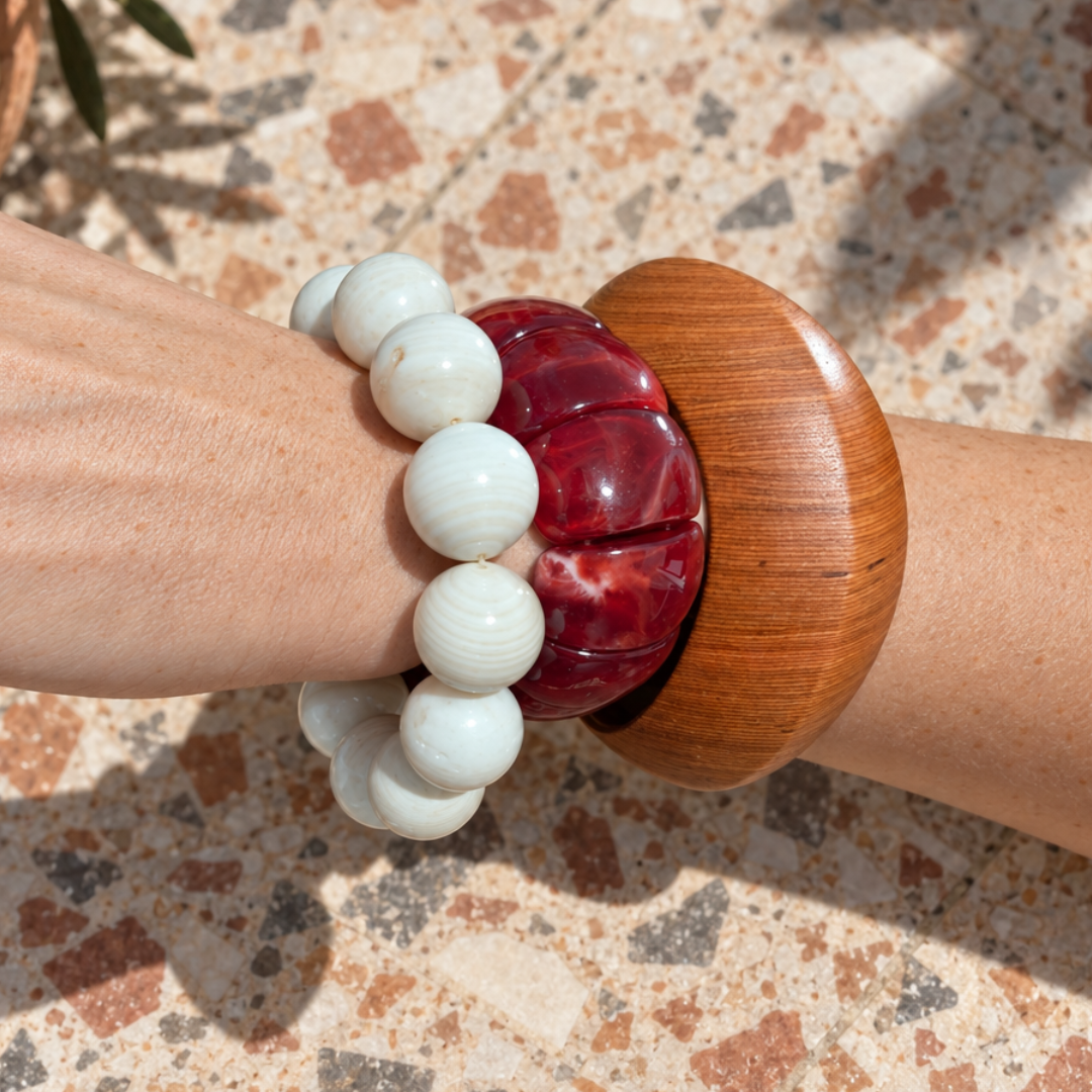 Burgundy-witte statement armbandenset met houten bangle - Casa Jadel