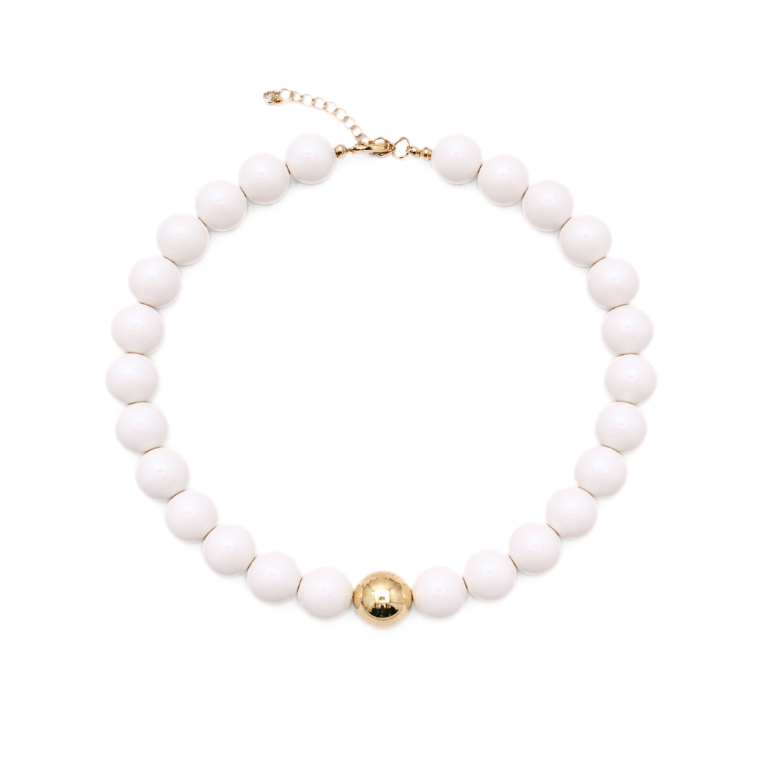Witte grote kralenketting met gouden kraal