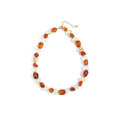 Amber chunky kralenketting met transparante hartjes