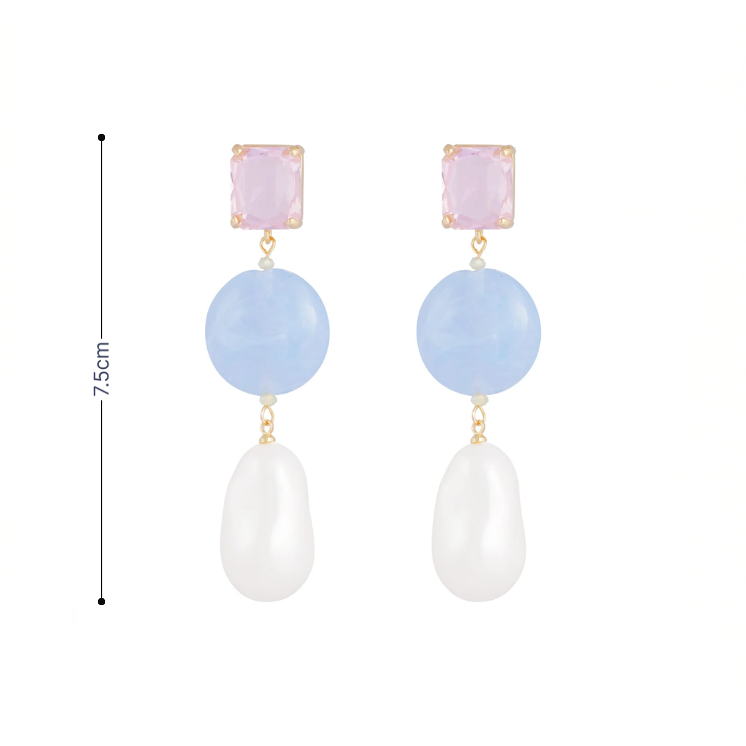 Blauwe roze oorhangers met facetgeslepen diamantje en barok parel met afmeting