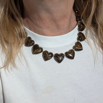 Bruine marble hartjes statement kralenketting