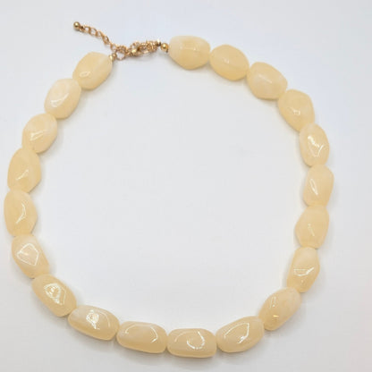 Chunky grote kralenketting beige