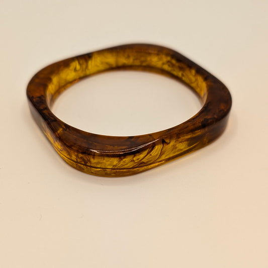 Donker amber vierkante bangle