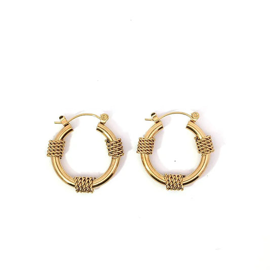 Gouden oorringen met 3 keer twisted draad - Casa Jadel