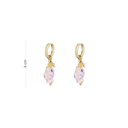 Gouden oorringetjes met roze vis kraaltjes en hartje en lengte - Casa Jadel