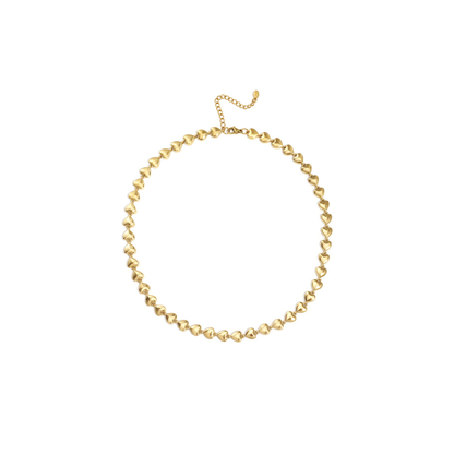 Goudkleurige hartjes ketting met kleine hartvormige schakels en verstelbare sluiting.
