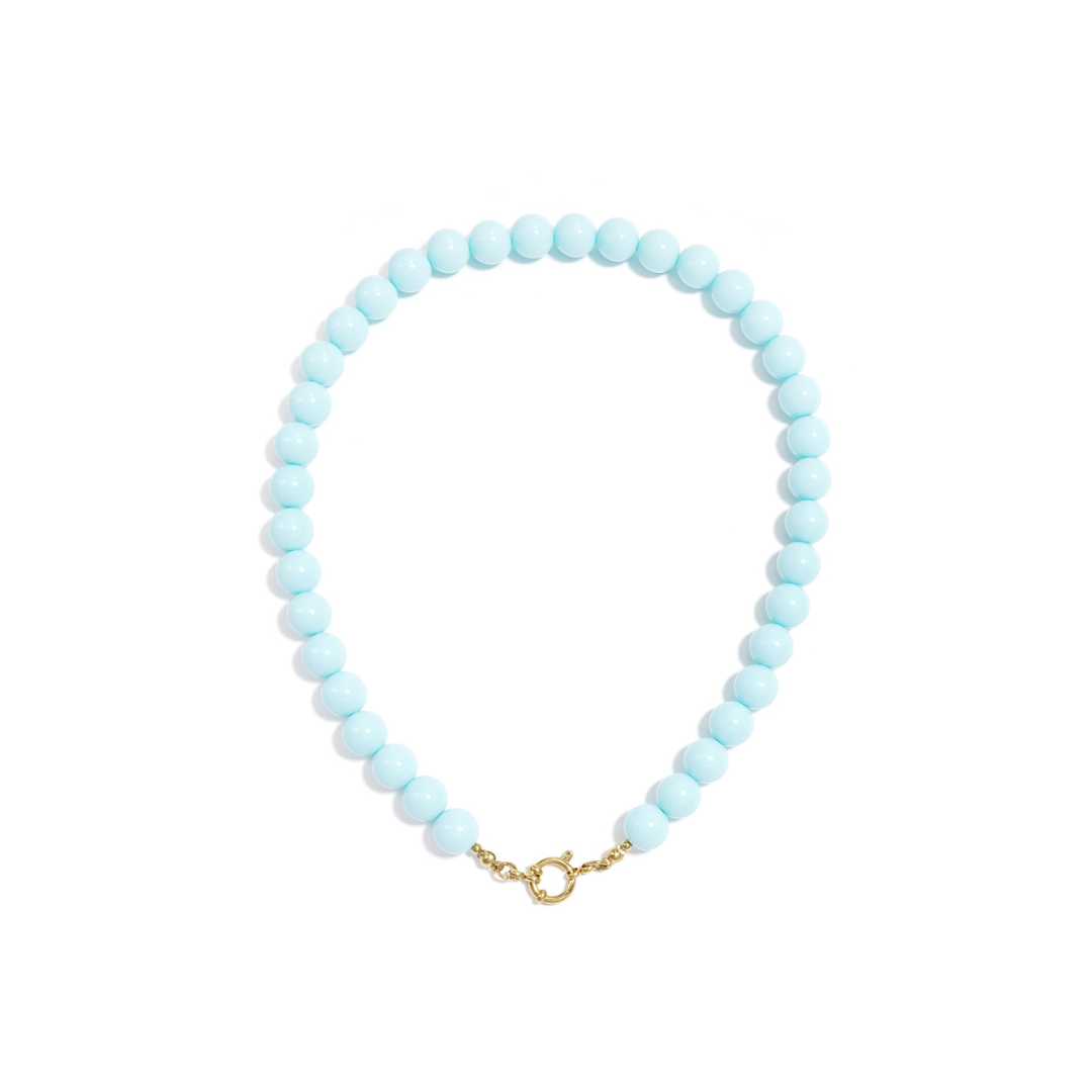 Lichtblauwe kralenketting met goudkleurig boeislot