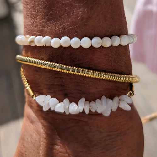 Verstelbare armband met witte steentjes